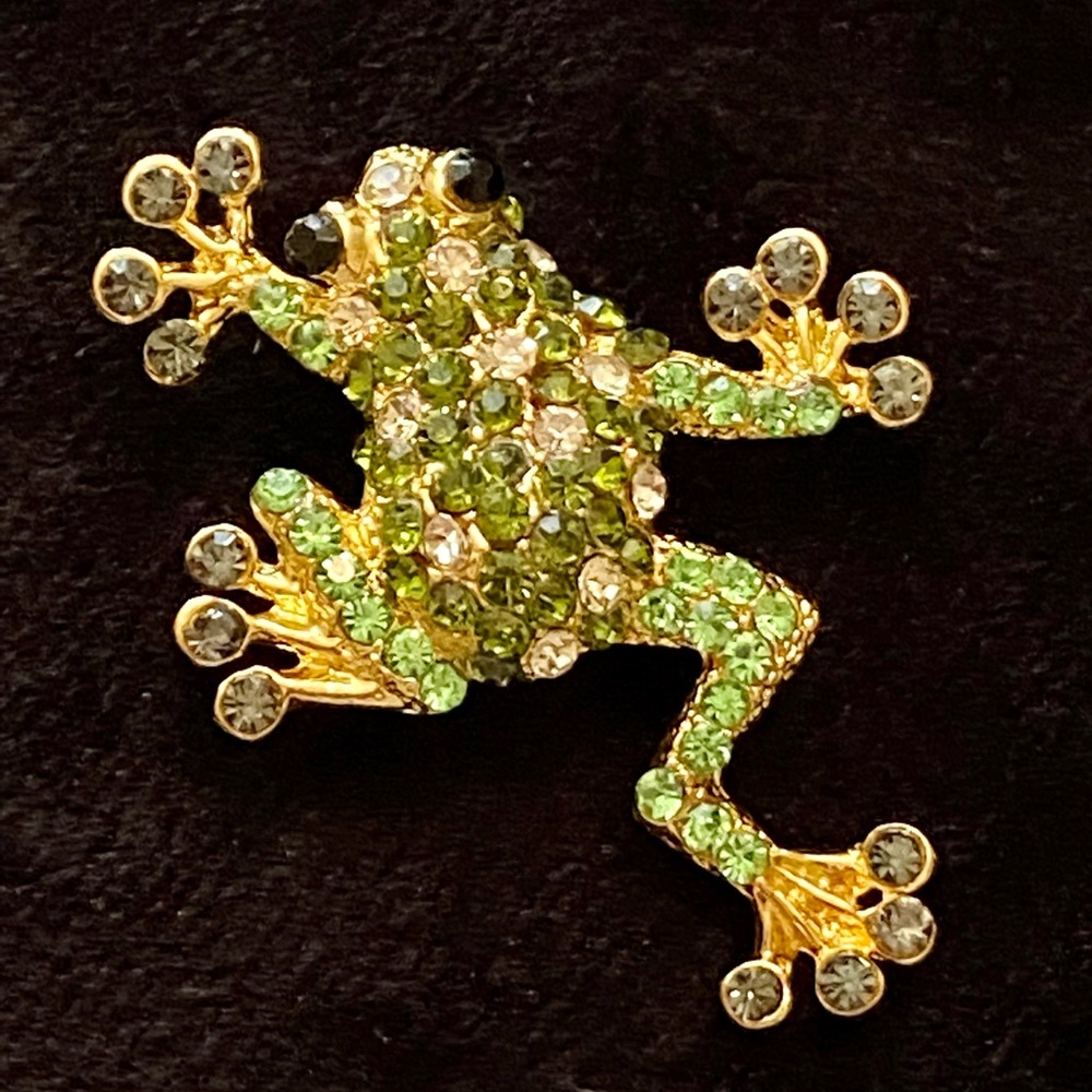 NEW TREE FROG RHINESTONE BROOCH LAPEL PIN GOLDTONE GREEN CLEAR BLACK GORGEOUS!
